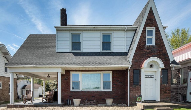 River House - Harrisburg City Skyline Views with Game Room and Covered Porch