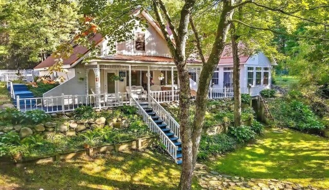 River House Retreat in Luther, MI