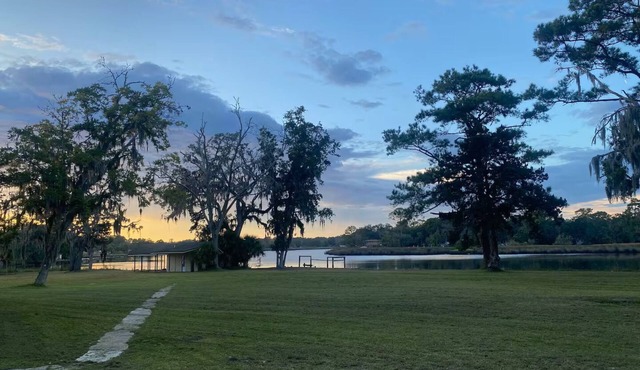 River House w/King Beds 1.5 Acres by Jags Stadium