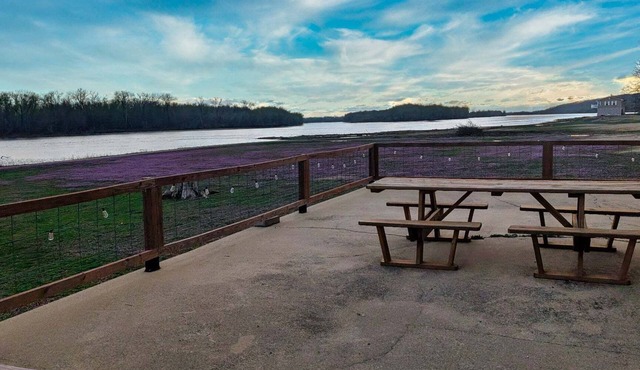 River Life Landing - Cozy, Relaxing home along Mississippi River - Grafton, IL