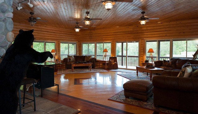 River Lodge on the Pee Dee River - Sleeps 20 - Great for Large Groups - Free Golf!