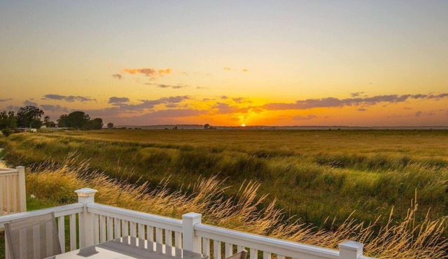 River Lodge Platinum Plus Holiday Home with Views, Decking, Wifi and Netflix