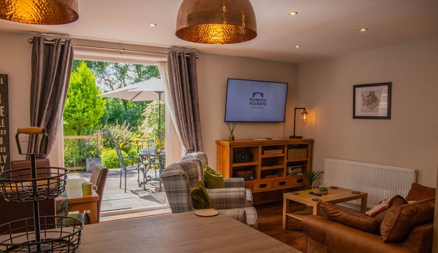 River Mist - Tranquil Riverside Retreat