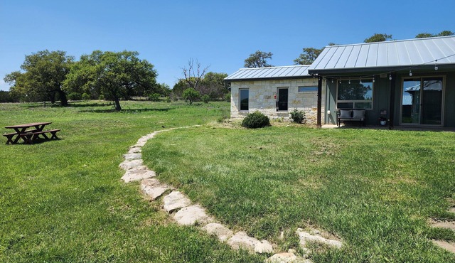 River Mountain Casita, in Boerne 12 minutes from Boerne Hill Country Mile