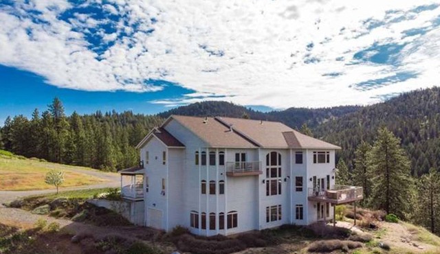 River/Mountain View House Suite #3