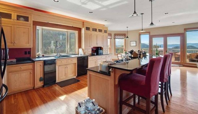 River/Mountain View House Suite #4