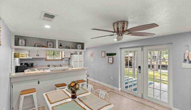 River Oaks Retreat on Dunns Creek