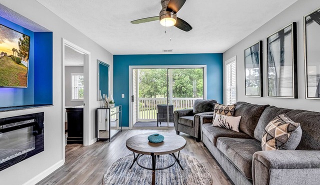 River Oaks Stylish Condo w/Golf Course View, Pool & Tennis