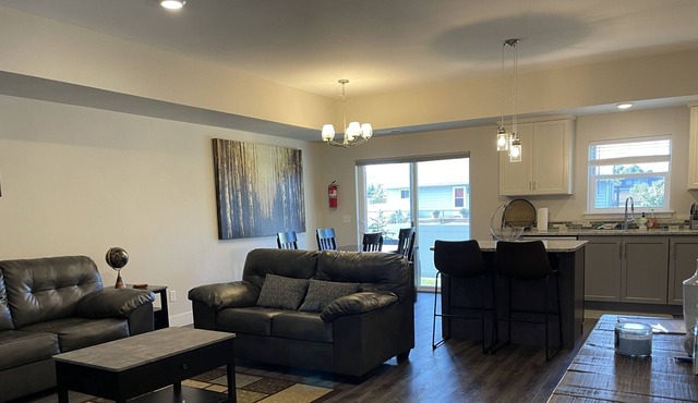 River Park Town House, Unit 103