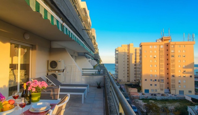 River Playa 2 bedroom apartment, beach view, large terrace