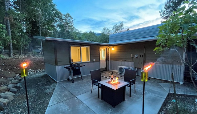 River Rapids home: new 2023, hot tub March 2024