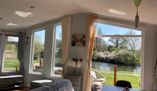 River Retreat Lodge is front line with panoramic views over the river Avon.