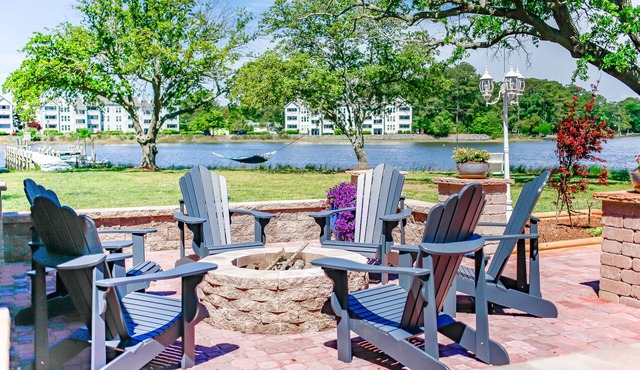 River Retreat at Stonehurst