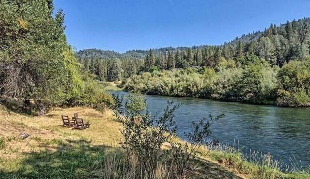 River Retreat+ Indoor Pool & Hot Tub on 3.5 Acres