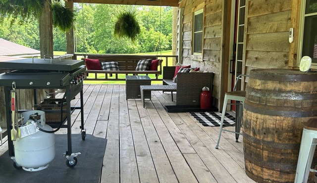 River Retreat: Private Cabin Getaway on the Bourbon Trail