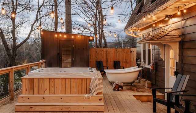 River Retreat: Sauna, Hot Tub, Cold Plunge & More