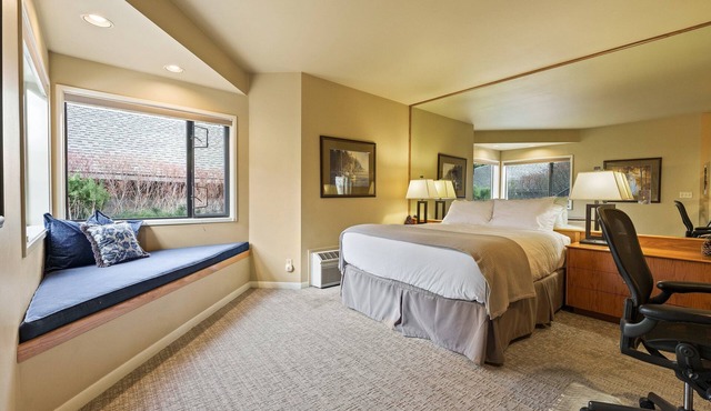 River Ridge 323B - Tiny Escape in the Best Spot!