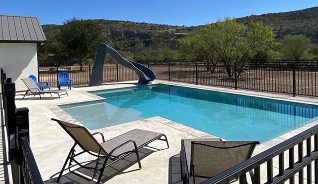 River Ridge, Private Pool, Wi-Fi, @ Frio River Vacation Rentals