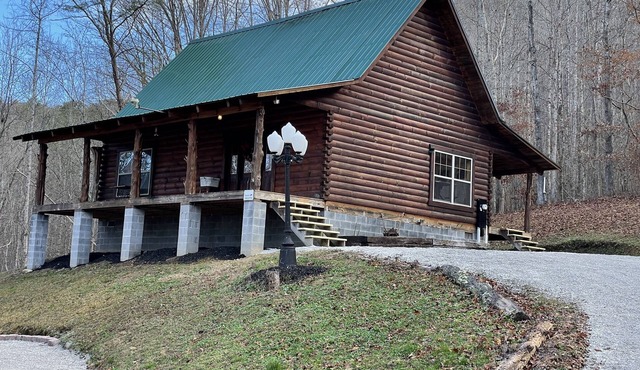 River Road Hideout PRIVATE RIVER ACCESS! Pet friendly
