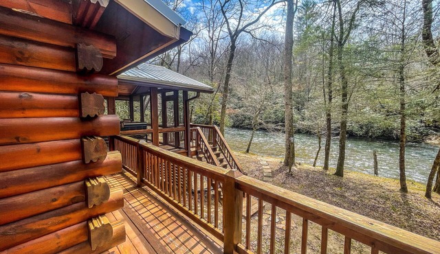 River Run Cabin - 20 Ft from River Edge - 15 Min from Blue Ridge - 3Bd 2Bth