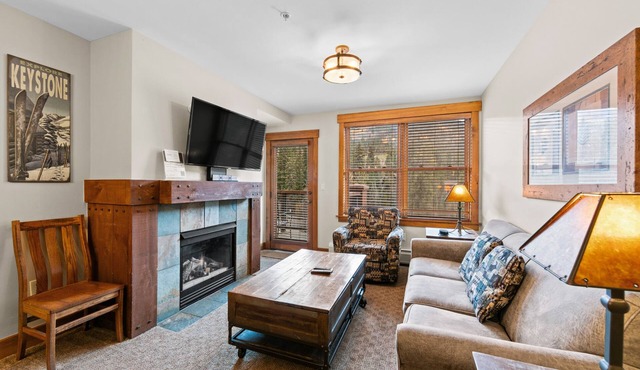 River Run Condo w/Great Shared Amenities: Pool, Hot Tubs, Play Area, & More!