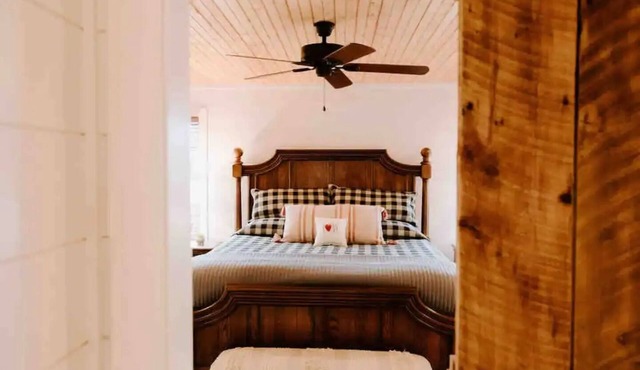 River Run Cottage at Horseshoe Bend Farmnn