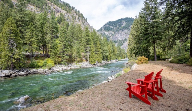River Run Cottage - Enjoy The Sights And Sounds Of The Wenatchee River!