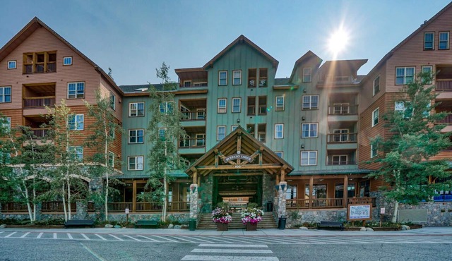 River Run Village Walk To Gondola Pool Hot Tubs Restaurants and Shops DELUXE
