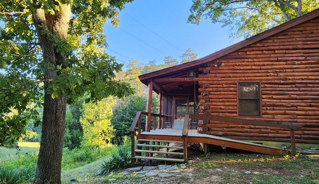 River's Bend Cabin Offers Solitude and Play on the Upper James River