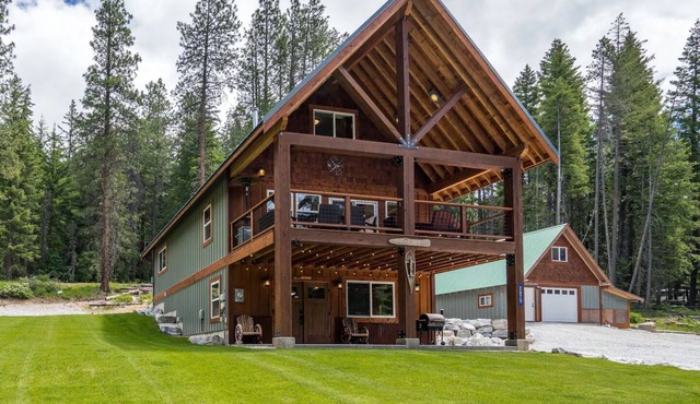 River's Bend Lodge- Hot Tub, Fire Pit, Games & Ski