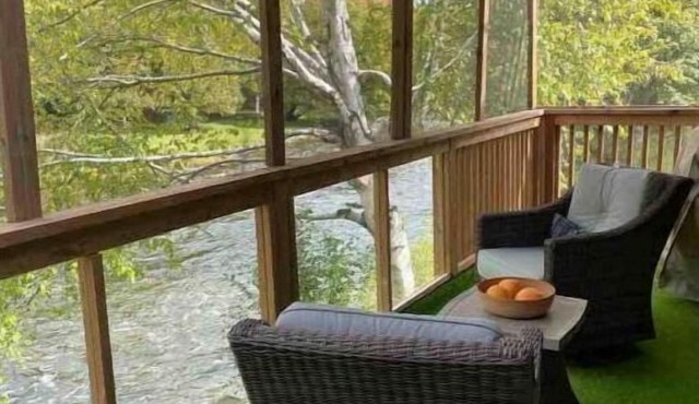 River’s Edge Cozy Retreat