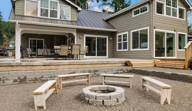 River's Rest - Waterfront Views, Hot Tub, Grill & Fire Pit 3 Bedroom Home