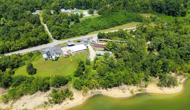 River Shack Retreat | Waterfront Cabin | Kayaks Included