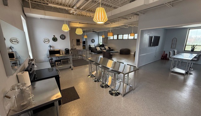 River-Side Loft 3500 SQ FT Downtown Dayton