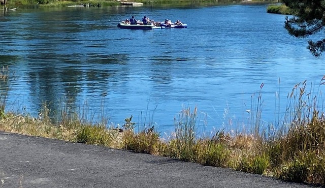River/Ski Home on Deschutes River, 2 bedroom-sleeps 5, 26 miles to Mt. Bachelor.