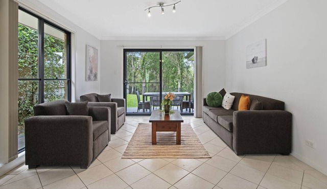 River St Retreat - level modern home, picturesque outlook over Erina Creek