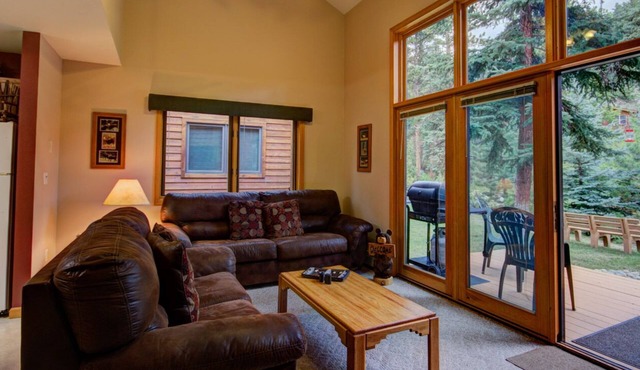 River Stone Resorts & Bear Paw Suites