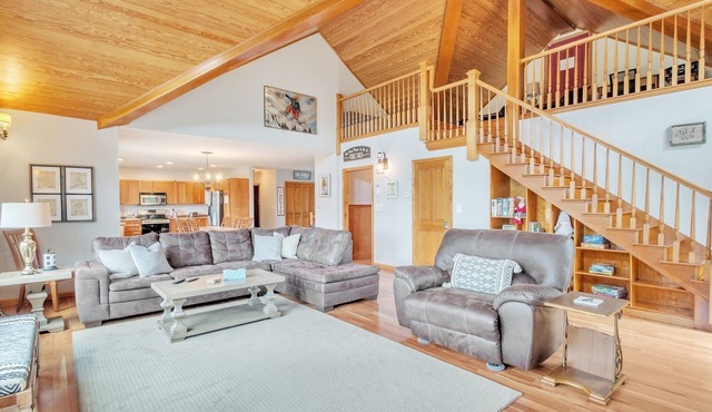 River Valley Sunset Retreat - Peaceful Getaway Near Sunday River & Bethel/Newry