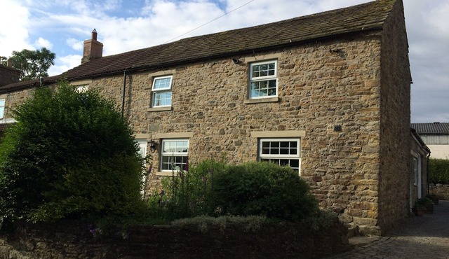 River View - Cosy country cottage. Ideal for a family and pets welcome.