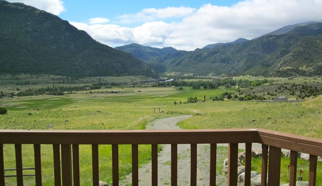 River View Gateway- 5 min walk to Yellowstone River