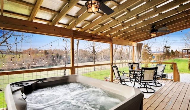 River View Hot Tub Getaway Near Waterfalls, Hiking, Kayaking & Breweries
