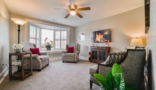 River View Loft, Walk to Downtown