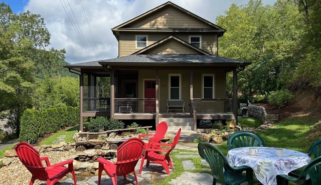 River View-Screened Porches-Vintage Charm-Sleeps 6
