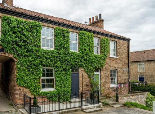 River View, Stamford Bridge