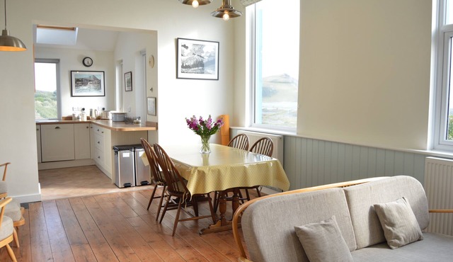 River View - Three Bedroom House, Sleeps 6