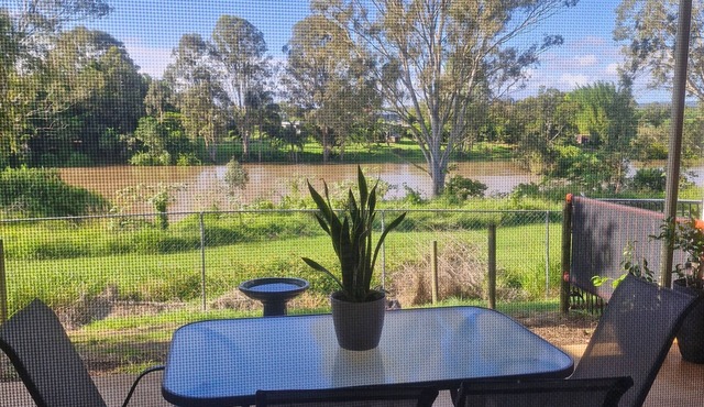 River View Townhouse centrally located between Brisbane & the Gold Coast.