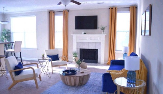 River views Downtown at Memphis Blue with Free Parking