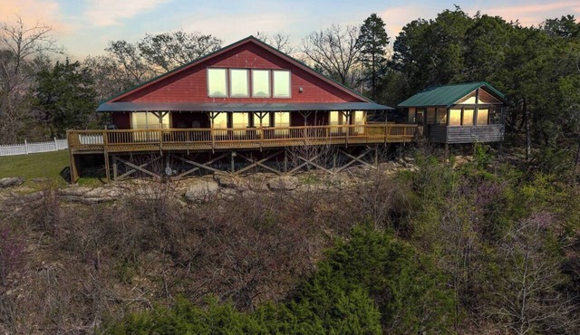 River Views, Hot Tub, Sleeps 10!