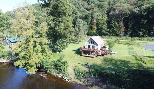 River Watch- Riverfront House on the Cheat River WaterTrail