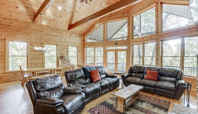 River Wilds- Spacious Cabin Great For Groups Near Helen, GA